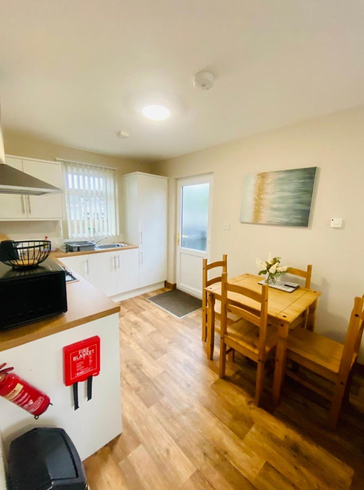Tulip Cabin With Hot Tub York Luaran gambar